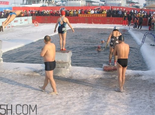 冬泳有哪些好處？冬泳能延緩衰老