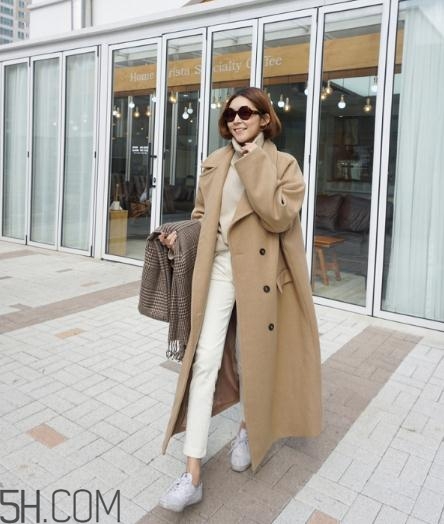 卡其色大衣怎么搭配？這樣穿氣質(zhì)滿滿