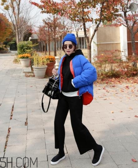 藍色面包服怎么搭配？塑造冬日運動活力