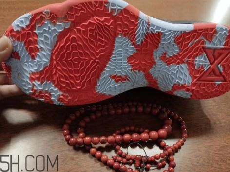 nike pg 2 okc保羅二代戰(zhàn)靴實(shí)物什么樣？