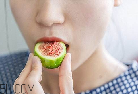 無花果發(fā)黑可以吃嗎 變質(zhì)的無花果不要食用 無花果發(fā)黑可以吃嗎 變質(zhì)的無花果不要食用