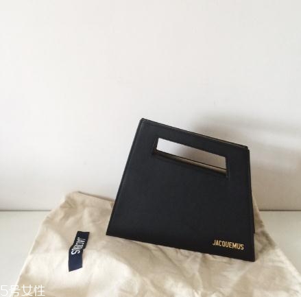 jacquemus包包多少錢？萬元以內(nèi)就能買到的個(gè)性包包