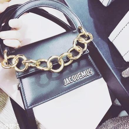 jacquemus包包多少錢？萬元以內(nèi)就能買到的個(gè)性包包