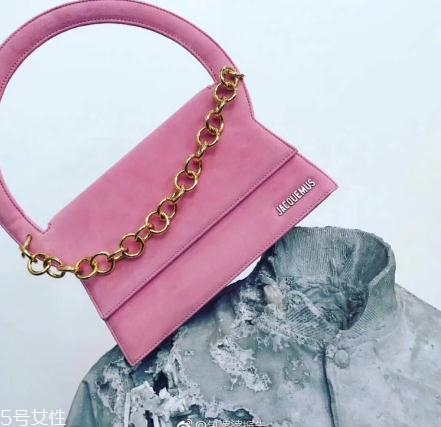 jacquemus包包多少錢？萬元以內(nèi)就能買到的個(gè)性包包