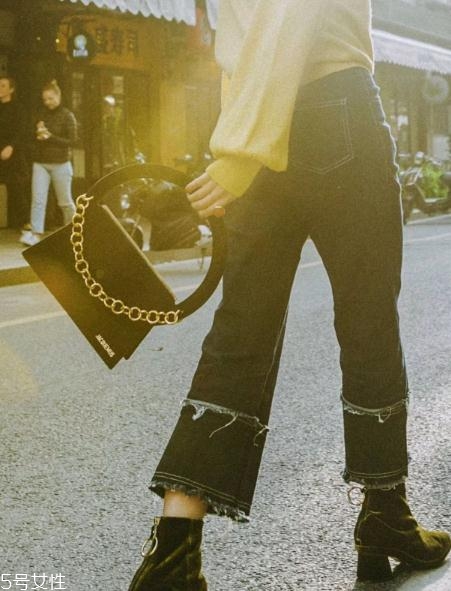 jacquemus包包在哪買(mǎi)？一款自帶有趣靈魂的包包