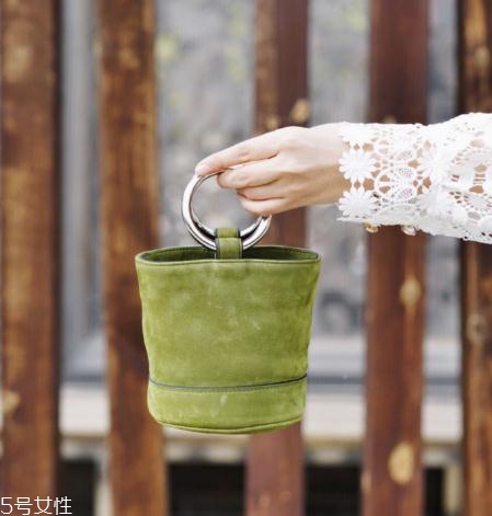 simon miller水桶包尺寸多大？時(shí)尚達(dá)人都愛的斷貨王