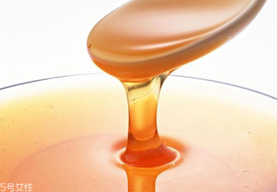 一歲以內(nèi)的寶寶不能吃什么？醬油等常見食物不能吃