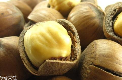 榛子受潮了怎么辦 微波爐來幫忙 榛子受潮了怎么辦 微波爐來幫忙