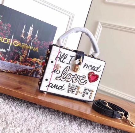 杜嘉班納包包怎么樣？懂行的人都買了它