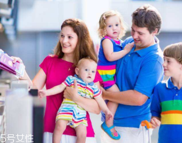 寶寶做飛機(jī)要注意些什么？寶寶旅游行李清單