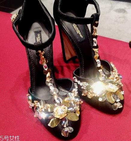 杜嘉班納鞋子多少錢？性感高貴的代名詞