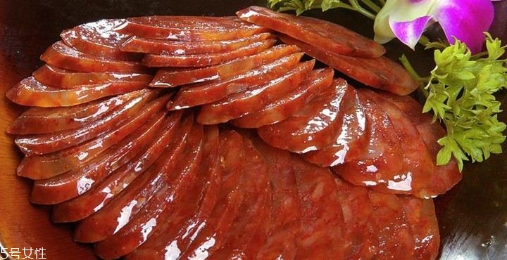 臘腸在蒸之前要泡水嗎？吃臘腸兩步走