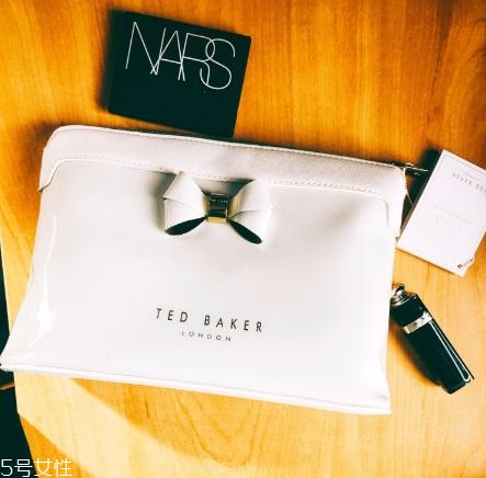 ted baker在中國(guó)有專柜嗎？顏值超高還不會(huì)撞款的包包