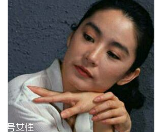 屁股下巴是一種病嗎？長好了顏值高