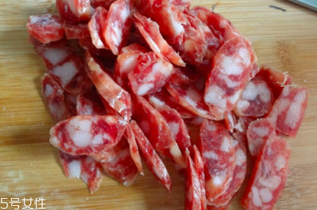 臘腸和香腸有什么區(qū)別？臘腸香腸概念不同