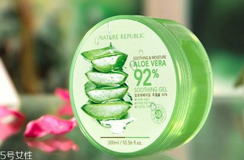 蘆薈泡酒能治腳氣嗎？蘆薈膠主要是細(xì)菌殺毒