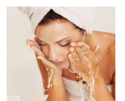 冬季怎么洗臉？洗臉?biāo)澜遣蝗蒎e(cuò)過(guò)