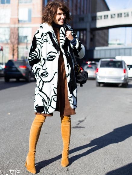 過(guò)膝長(zhǎng)靴怎么搭配好看？這樣穿時(shí)尚又保暖
