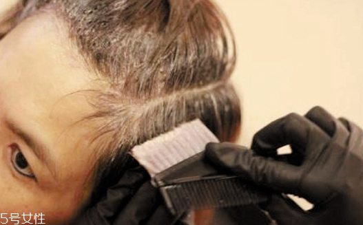 染發(fā)有哪些危害？染發(fā)可能引發(fā)癌變