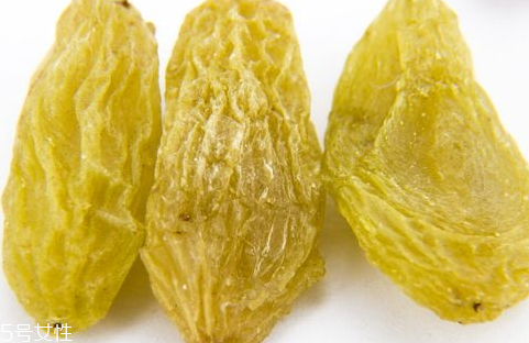 葡萄干發(fā)霉了還能吃嗎 發(fā)霉變質(zhì)不能吃 葡萄干發(fā)霉了還能吃嗎 發(fā)霉變質(zhì)不能吃