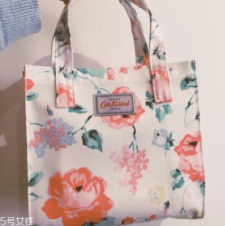 cath kidston是什么牌子？少女最愛(ài)的小碎花風(fēng)代表