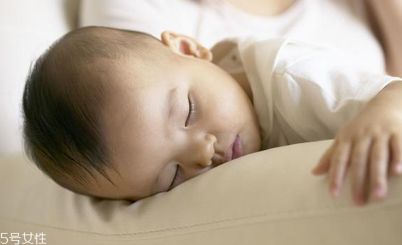 睡覺時為什么突然發(fā)抖？原來是一種病