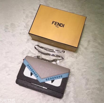 fendi包包怎么樣？時尚潮人人手一個的包包