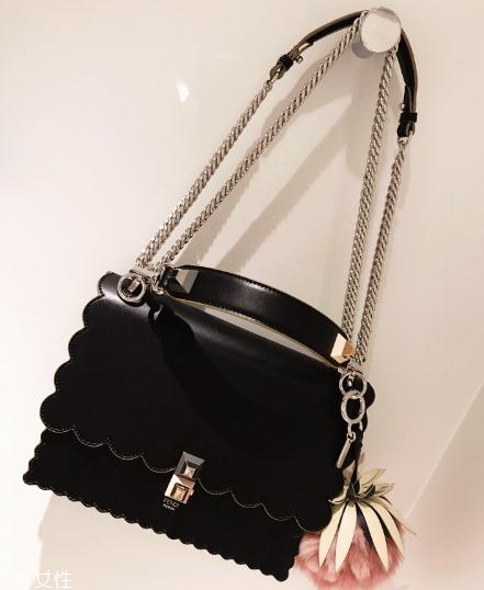fendi包包怎么樣？時尚潮人人手一個的包包
