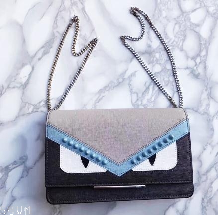 fendi包包怎么樣？時尚潮人人手一個的包包