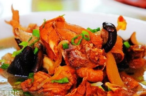 榛蘑和松蘑哪個好吃 各有一番風味 榛蘑和松蘑哪個好吃 各有一番風味