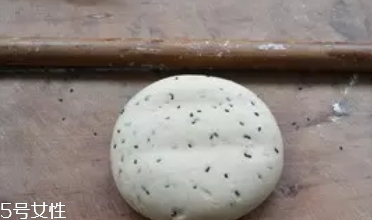 ?炸麻葉用什么水和面？面粉還是淀粉還是木薯粉