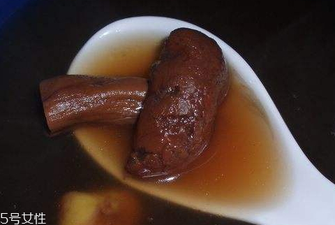 紅菇可以和雞一起燉嗎 滋補(bǔ)紅菇燉雞食譜大全 紅菇可以和雞一起燉嗎 滋補(bǔ)紅菇燉雞食譜大全