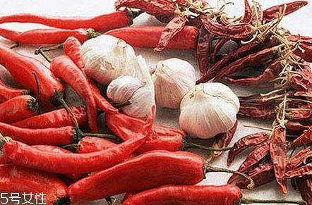 久坐不動上班族如何減肥？越努力工作的人越容易發(fā)胖