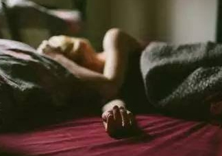 睡覺時為什么突然發(fā)抖？原來是一種病