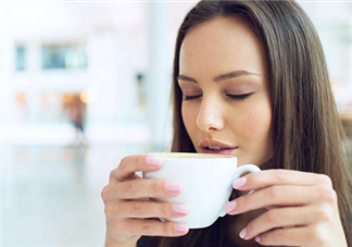 久坐不動上班族如何減肥？越努力工作的人越容易發(fā)胖