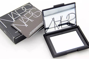 2018粉餅?zāi)膫€(gè)牌子好？說說網(wǎng)紅的開架和專柜粉餅