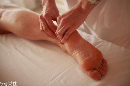 搓腳心的方法有哪些？常用第二種