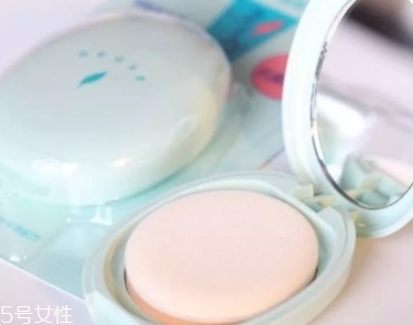 2018粉餅?zāi)膫€牌子好？說說網(wǎng)紅的開架和專柜粉餅