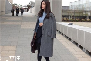 灰色大衣配什么顏色的毛衣？分分鐘穿出高級范兒