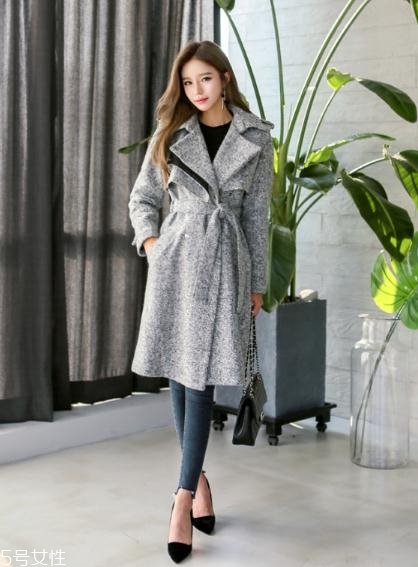 灰色大衣配什么顏色的毛衣？分分鐘穿出高級范兒