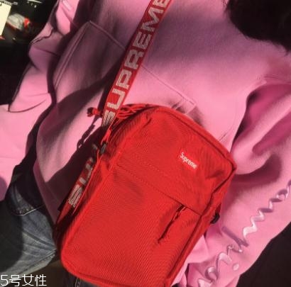 supreme2018春夏款肩挎包怎么樣？
