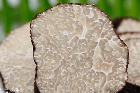 黑松露什么味道 每個人的結(jié)論不同 黑松露什么味道 每個人的結(jié)論不同