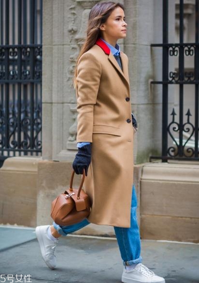 卡其色大衣里面穿什么？讓你穿出高級(jí)感