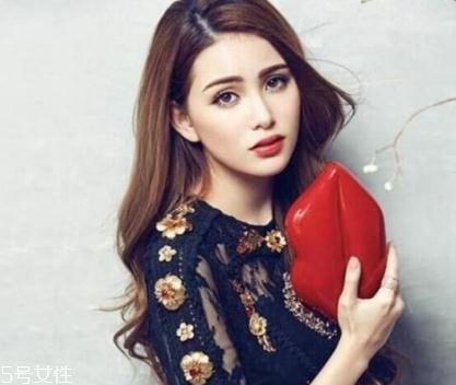 lulu guinness是什么牌子？明星網(wǎng)紅都愛的紅唇包