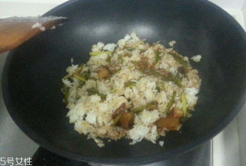 剩菜有哪些風(fēng)險(xiǎn)？食物還是新鮮的好