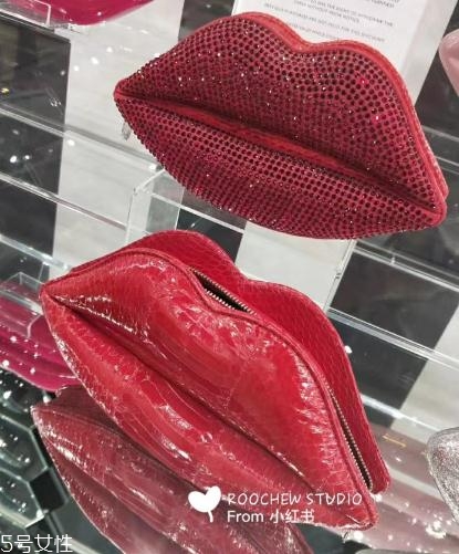 lulu guinness紅唇包多少錢？這款輕奢包包一定要入