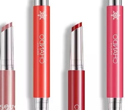 自然堂嘀嗒唇膏筆怎么用？教你按壓方法