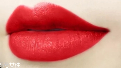 自然堂嘀嗒唇膏筆怎么用？教你按壓方法