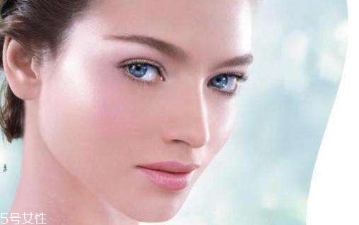 眼角長斑是怎么回事？長斑4大原因