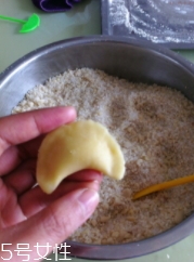 炸油角的面怎么和？用生面還是燙面你知道嗎？